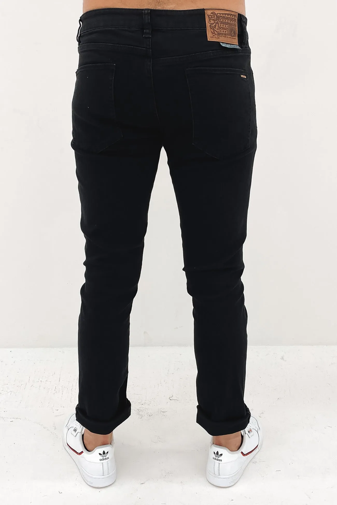 Temperature Regulating Vorta Slim Straight Jean Black Out