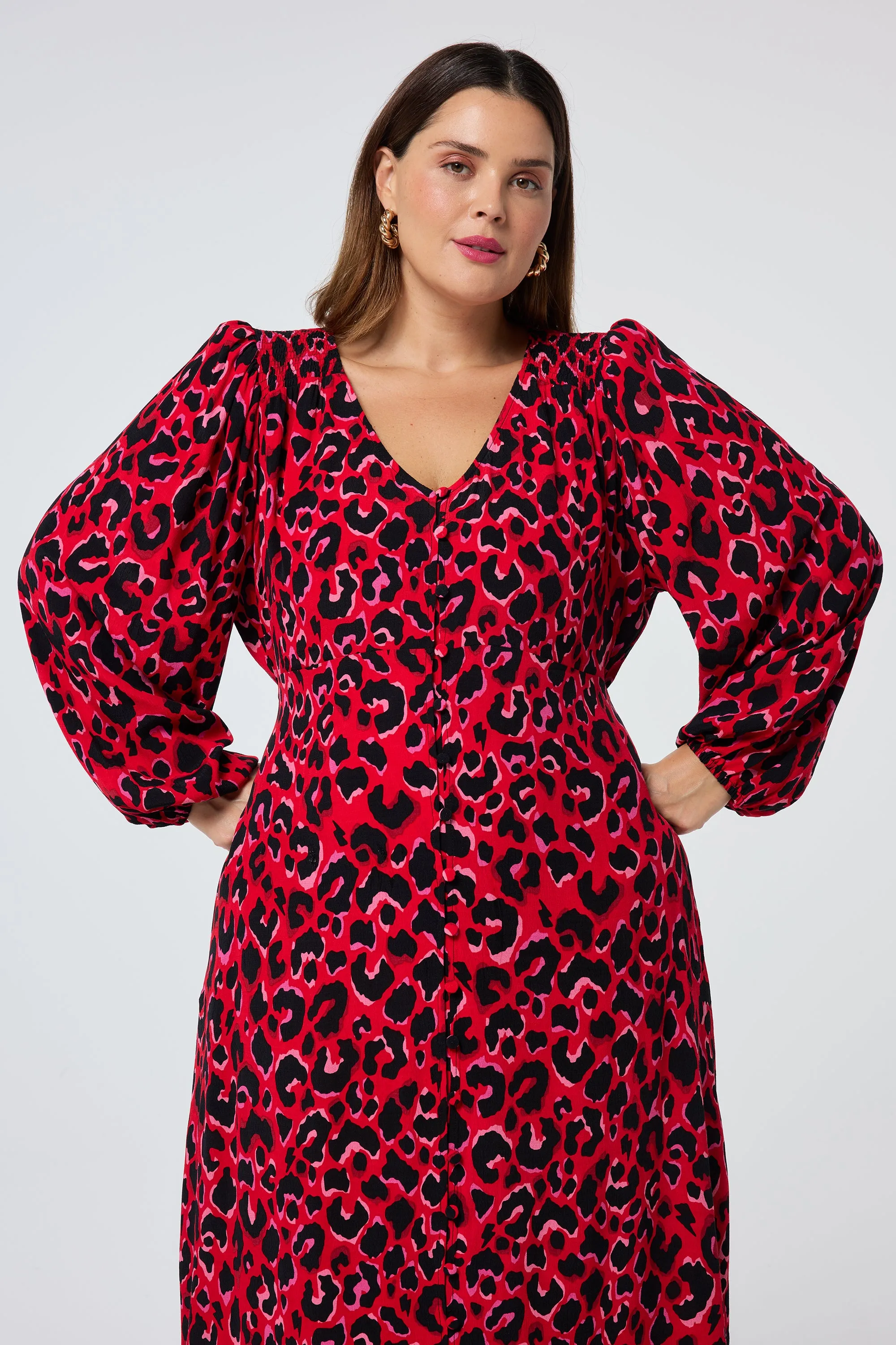 Lightweight Piece Curve-Enhancing Red with Pink and Black Pop Leopard Blouson Sleeve Midi Tea Dress