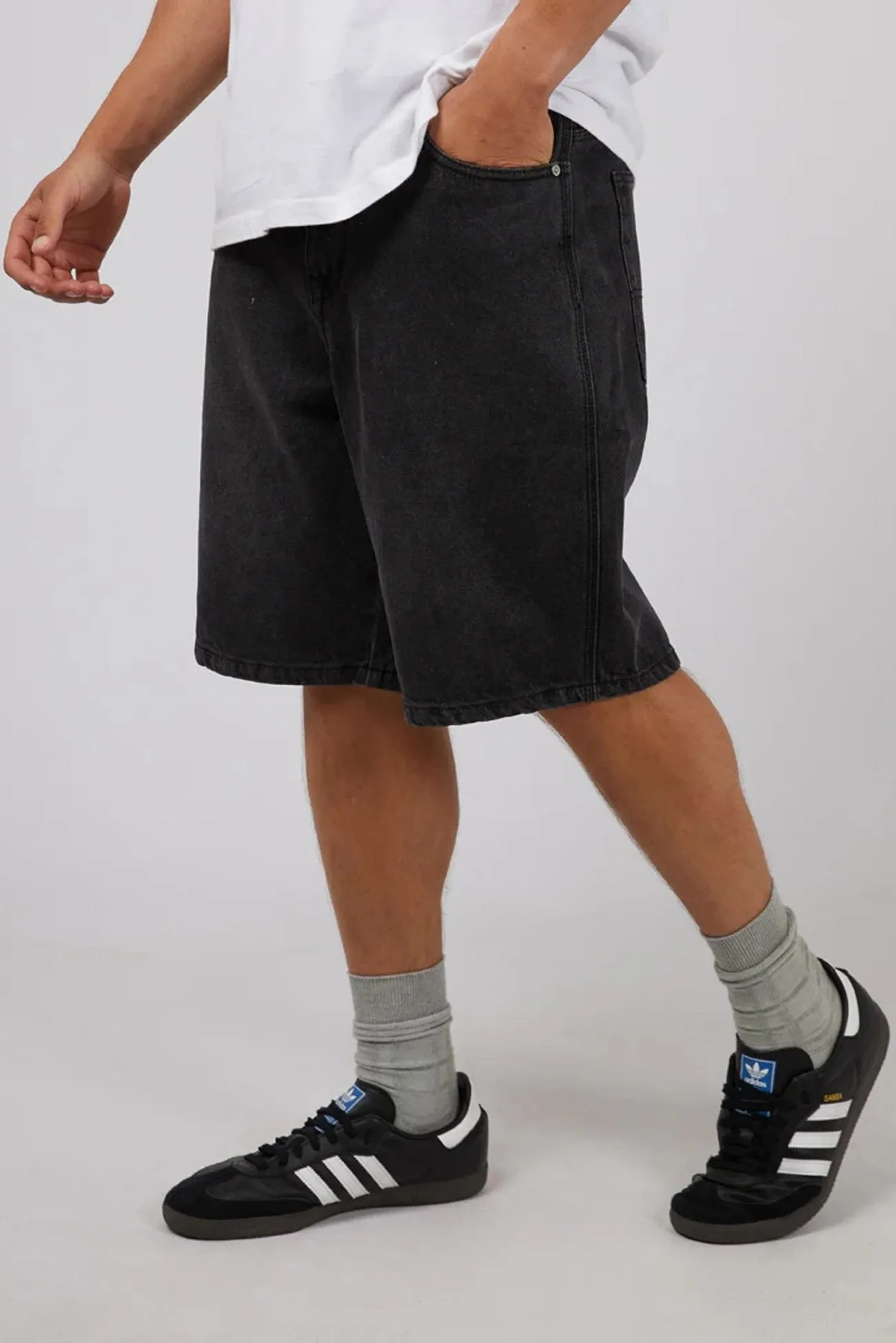 Flexible Design Jort Washed Black