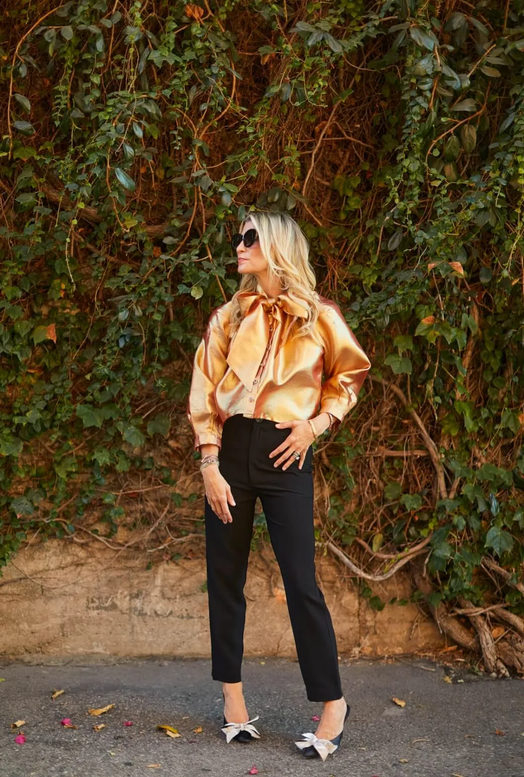 AntiStatic Treatment Big Bow Blouse Cropped - Gold Organza