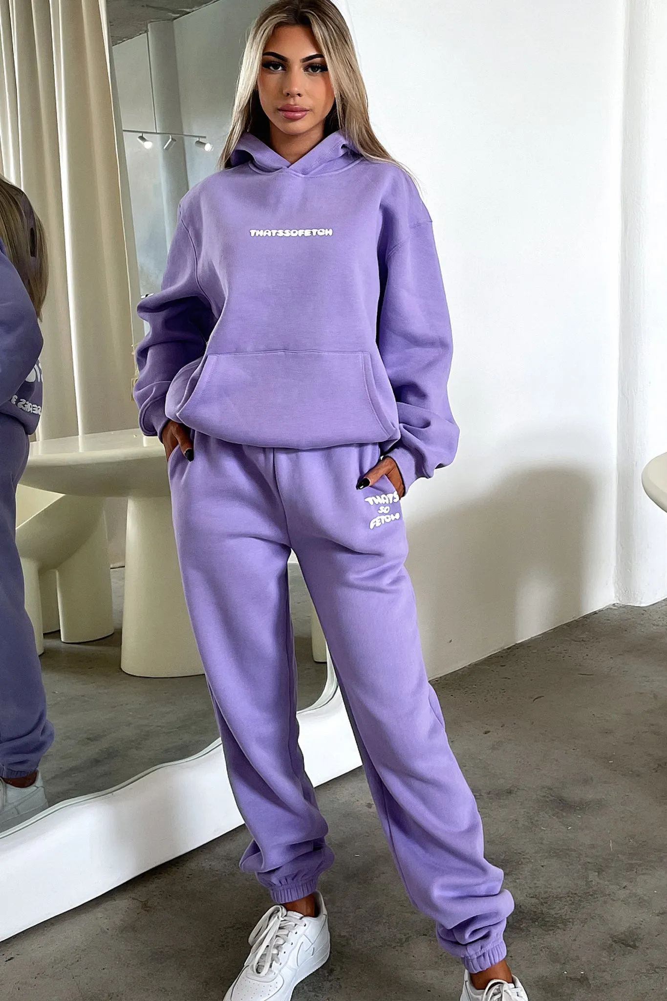 Tight Cut Crisp Design Series 3 Sweatpants - Purple