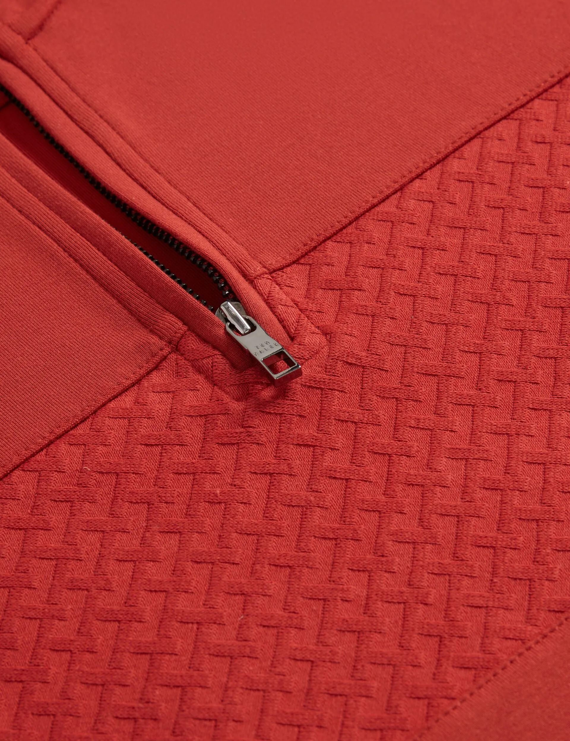 SIMONEA | DK-ORANGE Versatile Layering All Day Comfort Design