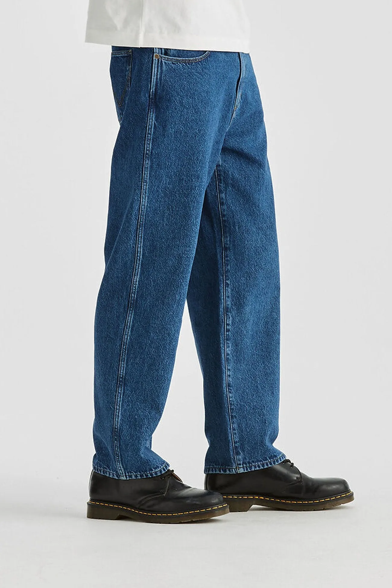 Minimal Waistband TailoredSilhouette Slacker Jean Rising Indigo