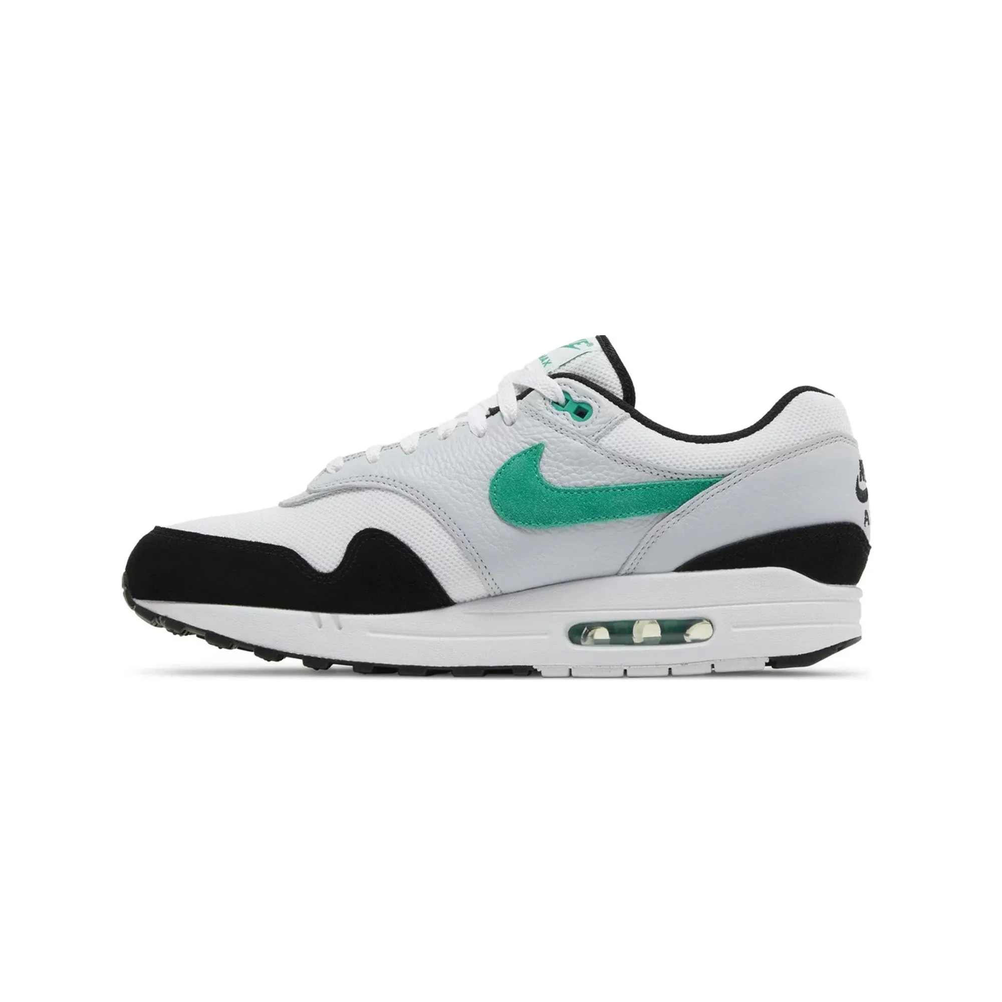 Structured chic Nike Air Max 1 'White Black Stadium Green' (2024)