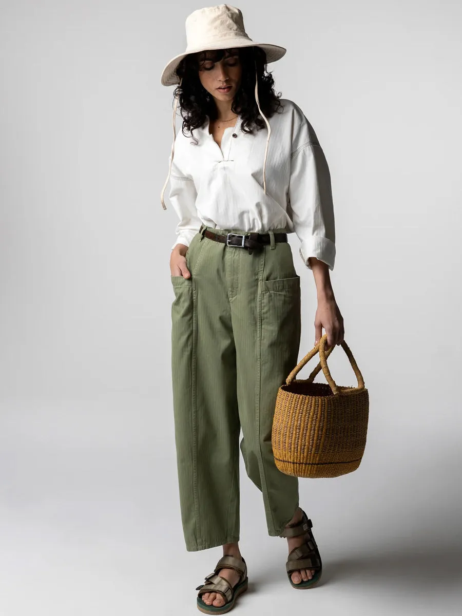 FINISTERRE CROFT BARREL TROUSER - BAYLEAF Smart Style Quick Wear