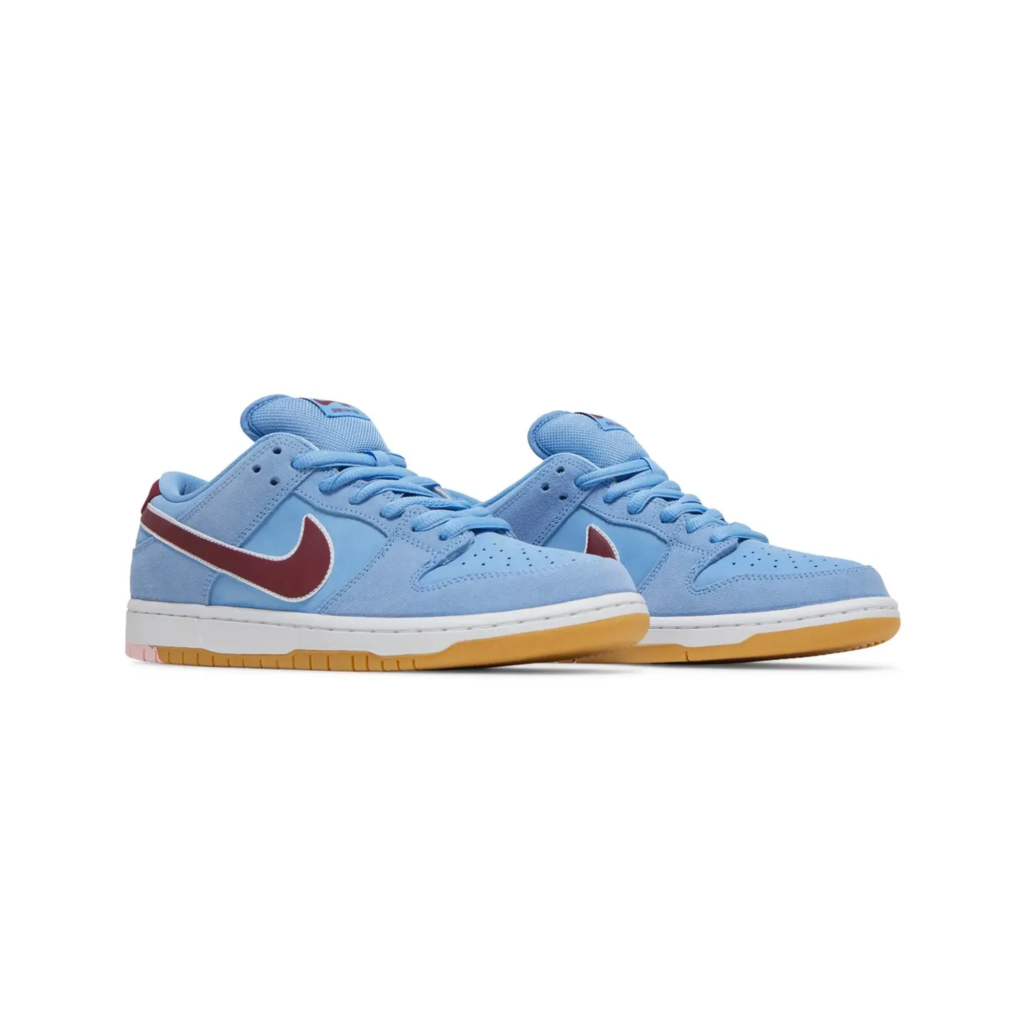 Nike SB Dunk Low 'Philadelphia Phillies' (2022) On The Move
