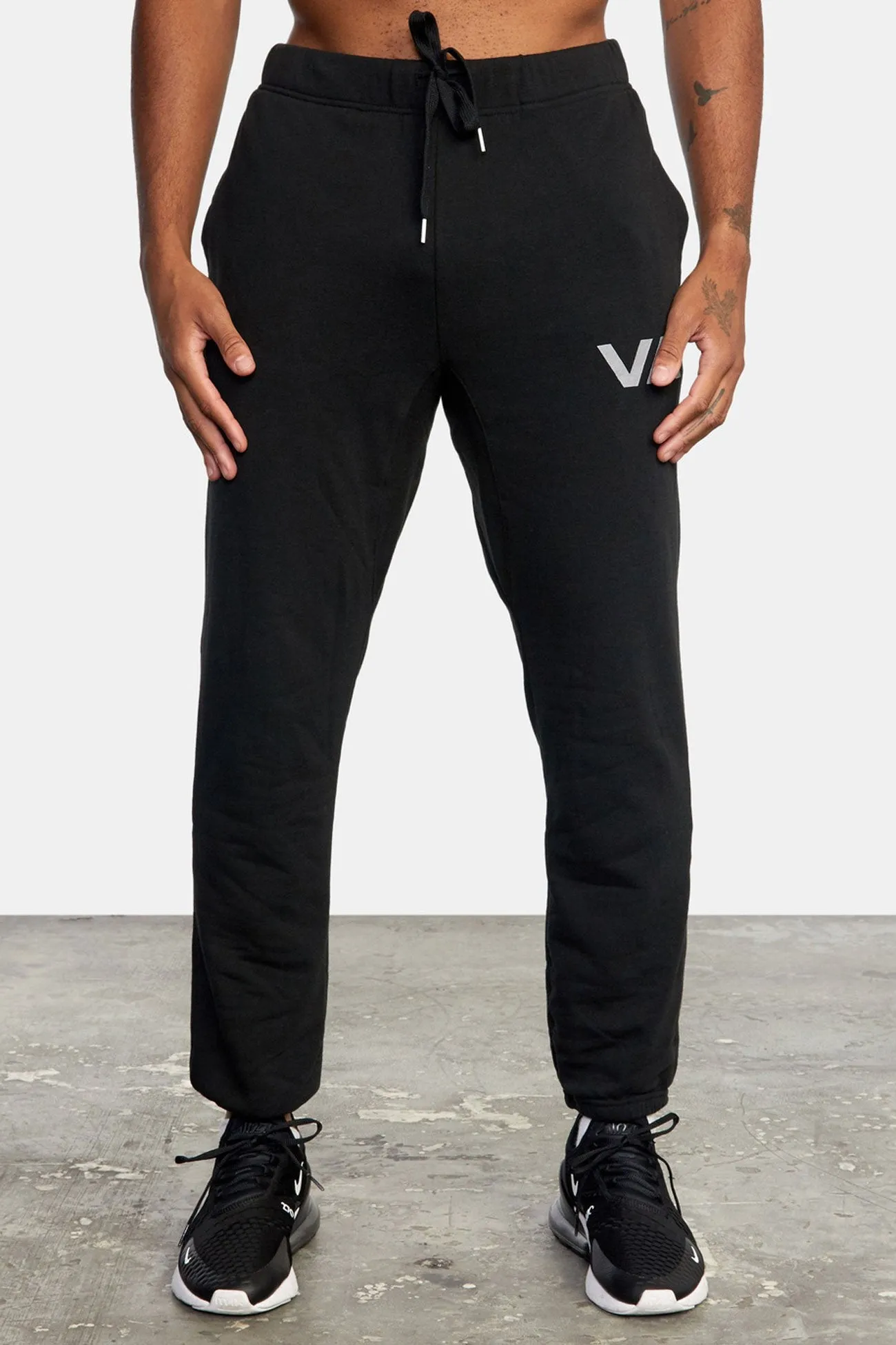 Classy Fit Swift Sweatpant Black 2