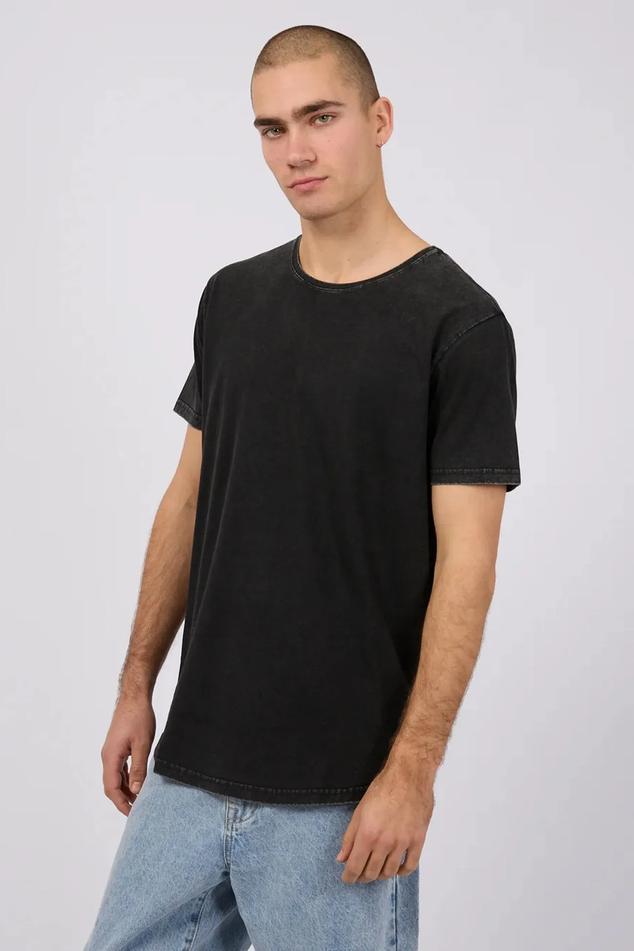 ContrastStitching AntiStatic Treatment Tail Tee Washed Black