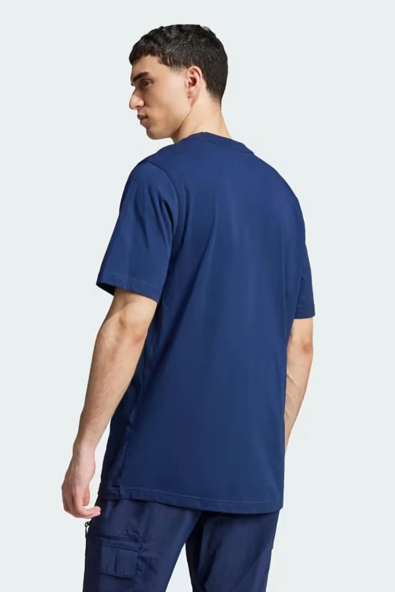 Trefoil Essential Tee Night Indigo Softened Edges