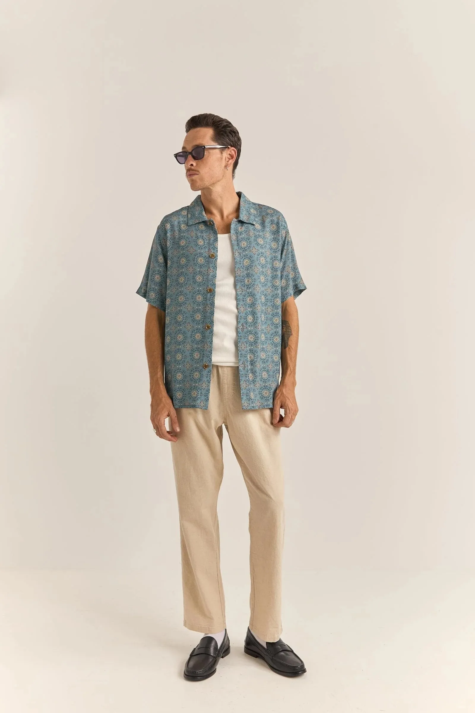Stretchable Neckline Tulum Short Sleeve Shirt Slate