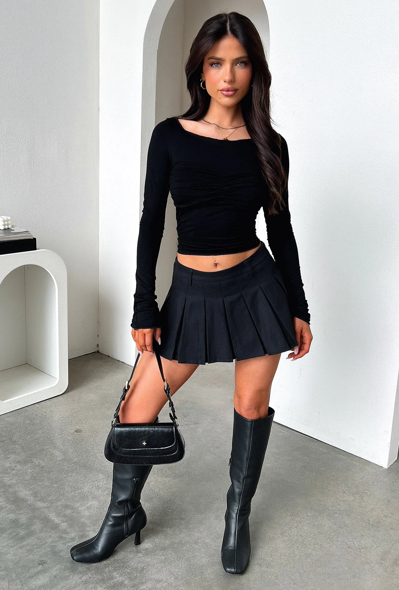 Laurie Long Sleeve Top - Black Sleeveless Quick Layer