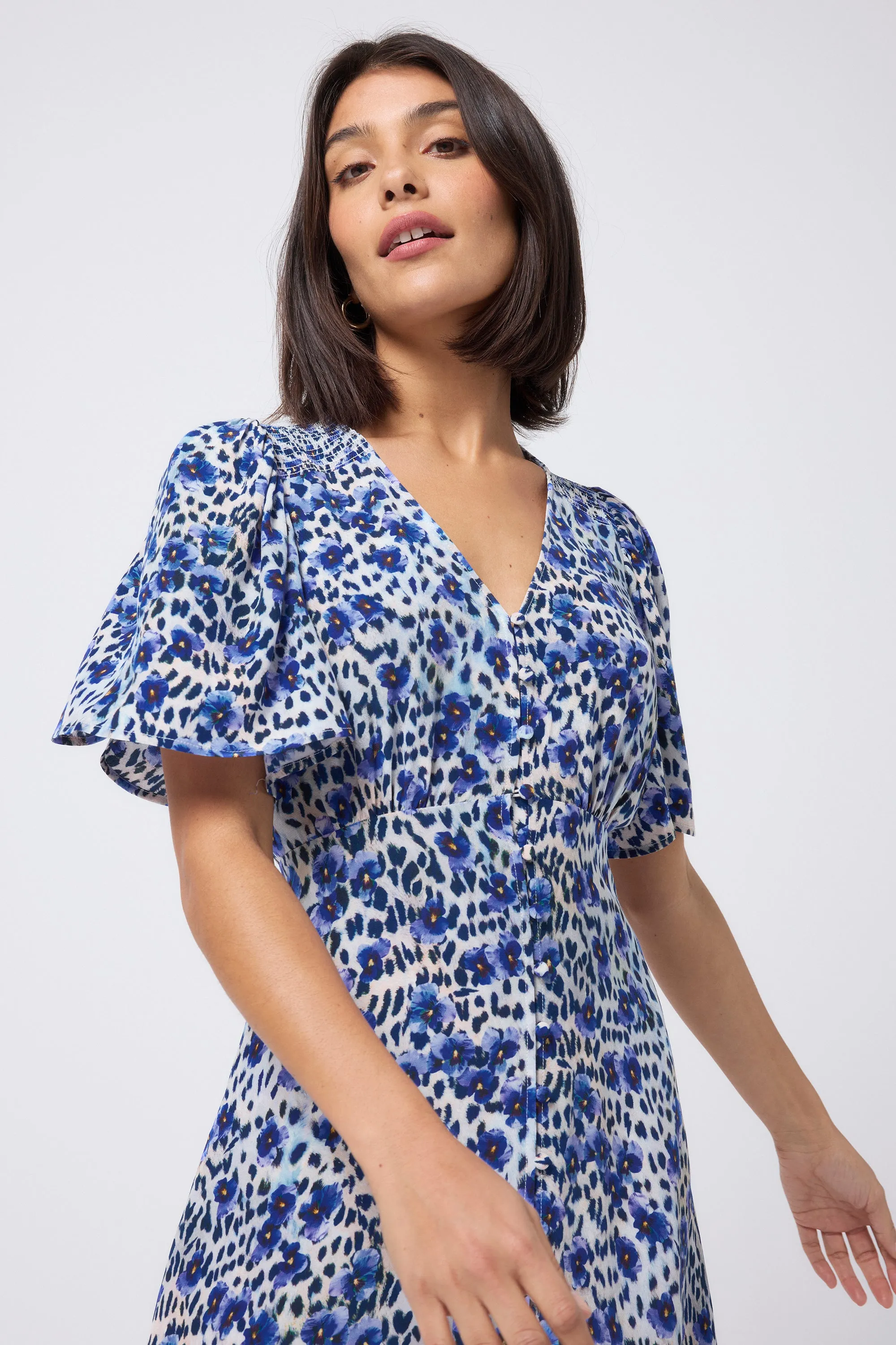 High-waist Modern Soft White with Blue Floral Cheetah Print Angel Sleeve Midi Tea Dress
